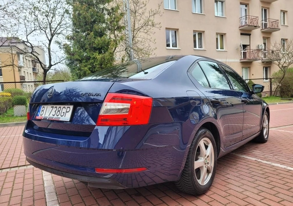 Skoda Octavia cena 39900 przebieg: 231924, rok produkcji 2017 z Białystok małe 211